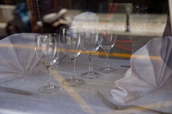 Vitrine d'un restaurant, Paris