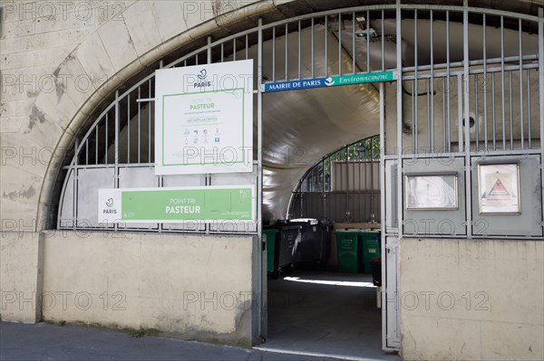 Point de collecte des déchets, Paris