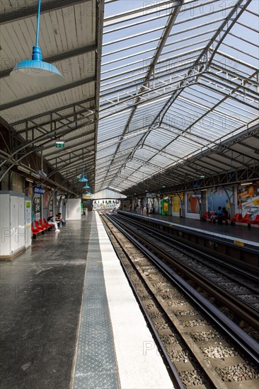 Sation de métro Sèvres-Lecourbe, Paris