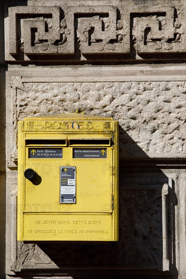 Boîte aux lettres, Paris