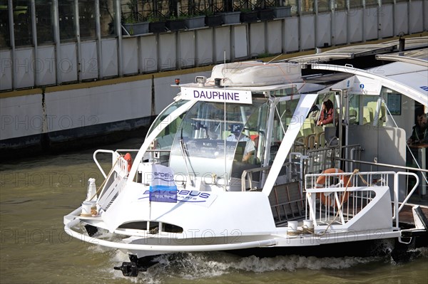 Paris, batobus sur la Seine