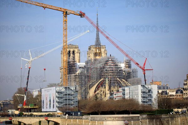 Paris, pose de la nouvelle flèche de Notre-Dame de Paris