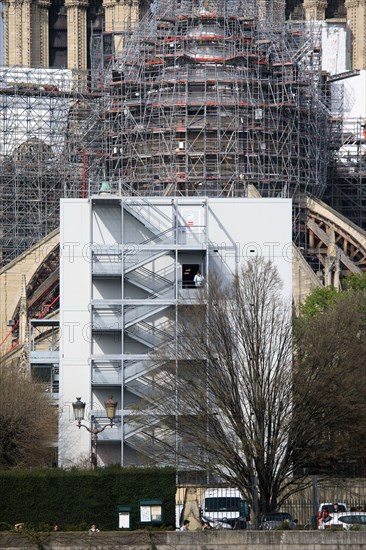 Paris, pose de la nouvelle flèche de Notre-Dame de Paris