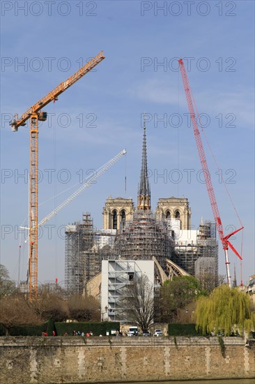 Paris, pose de la nouvelle flèche de Notre-Dame de Paris