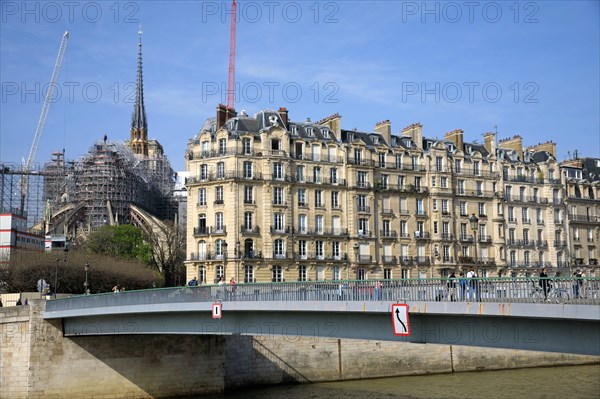 Paris, the new spire of Notre-Dame de Paris is installed