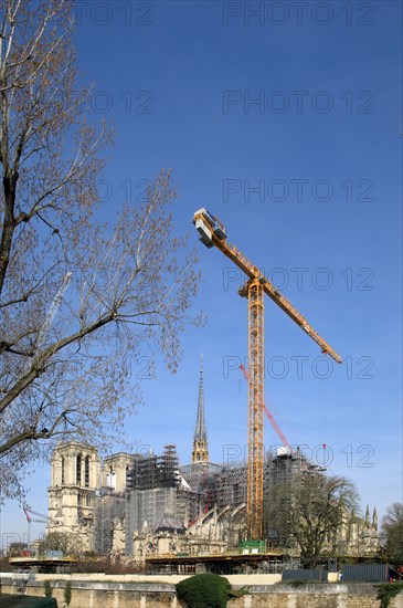 Paris, pose de la nouvelle flèche de Notre-Dame de Paris