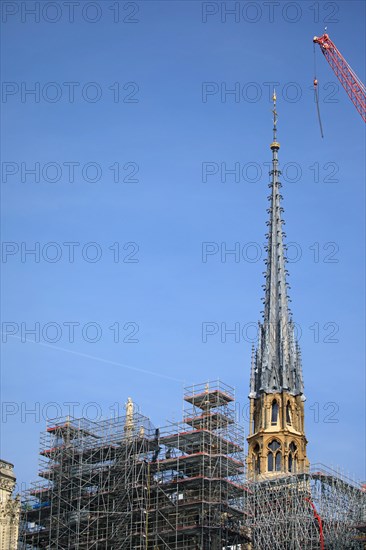 Paris, pose de la nouvelle flèche de Notre-Dame de Paris