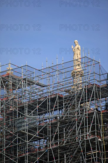 Paris, pose de la nouvelle flèche de Notre-Dame de Paris