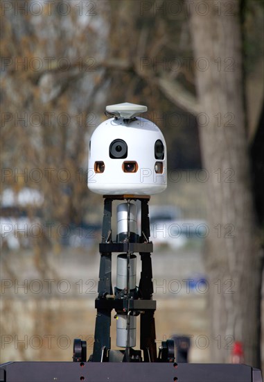 Paris, Google car