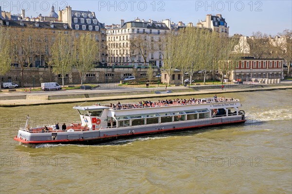 Paris, the Vedettes du Pont-Neuf