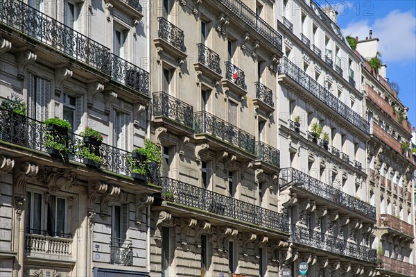 Paris, façade et balcons haussmanniens