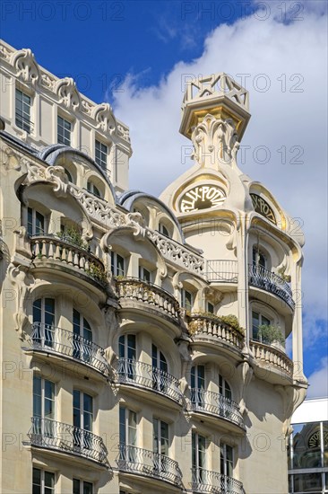 Paris, ancien immeuble des établissements Félix Potin