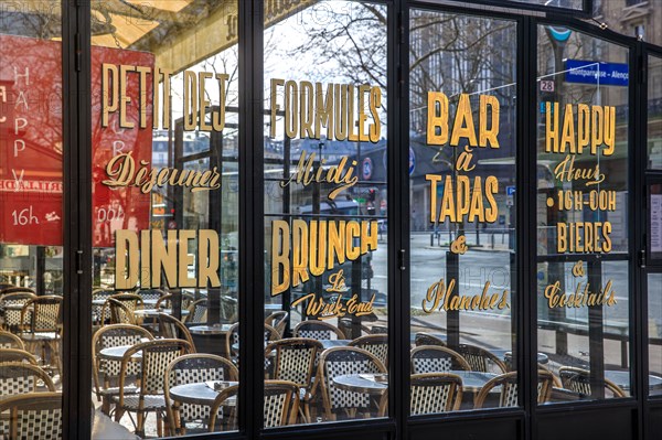 Paris, window painting