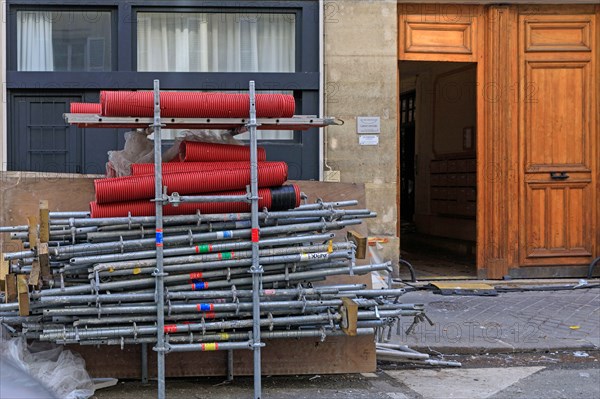 Paris, échafaudage pour des travaux de ravalement de façade