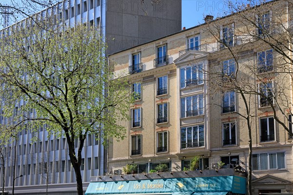 Paris, police station