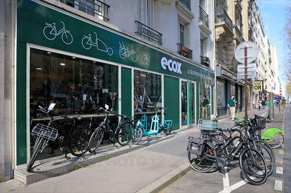 Paris, boutique de vélos électriques