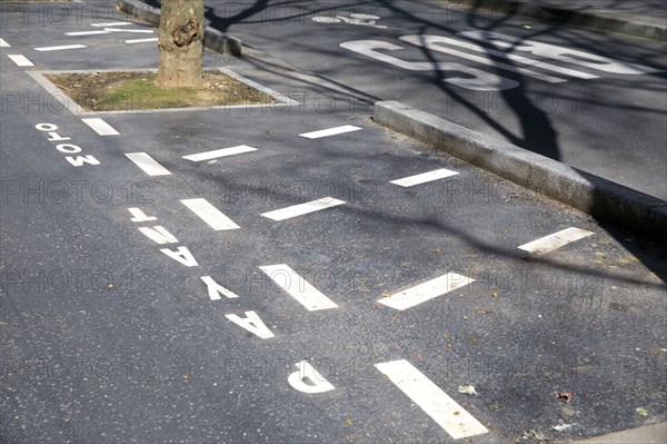 Paris, marquage de stationnement payant pour les deux roues