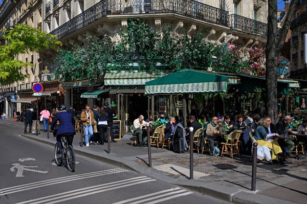 Paris, floral restaurant