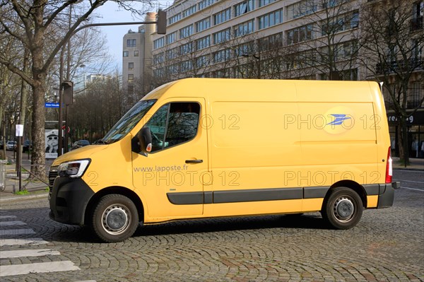 Paris, La Poste truck (French postal service)