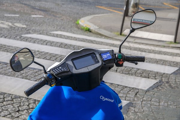 Paris, scooter Cityscoot en libre service