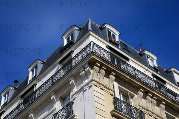 Paris, rue Hallé