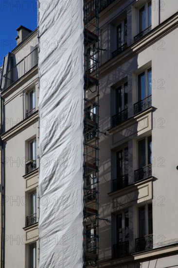 Paris, rue de la Croix Nivert