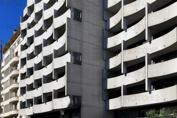 Paris, rue de la Croix Nivert