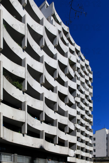 Paris, rue de la Croix Nivert