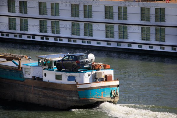 Paris, péniche sur la Seine