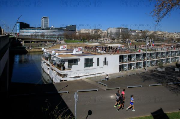 Paris, Port de Grenelle
