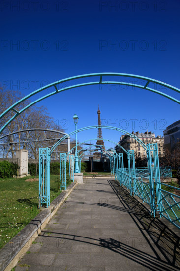 Paris, Quai de Grenelle