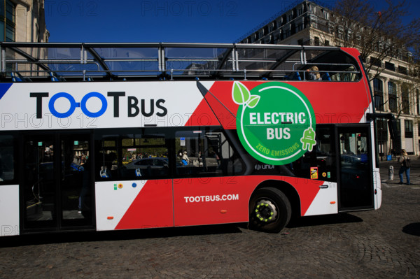 Paris, bus de tourisme