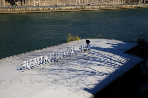 Paris, péniche sur la Seine