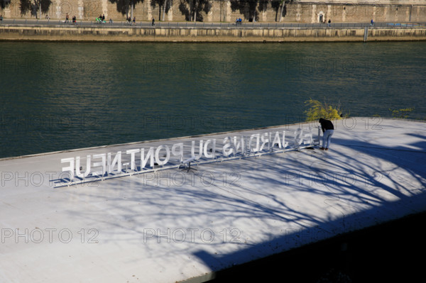 Paris, péniche sur la Seine
