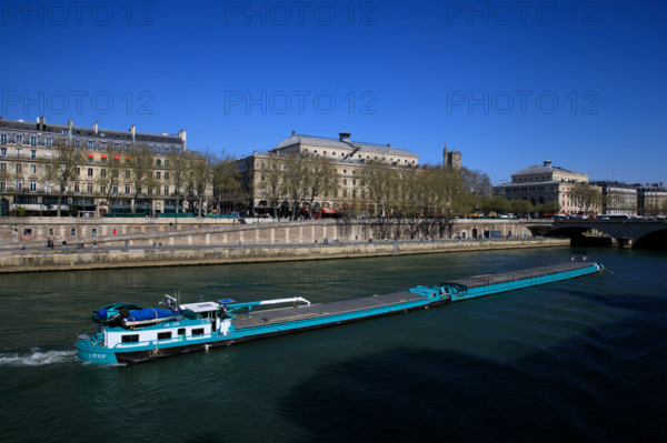 Paris, quai de la Mégisserie