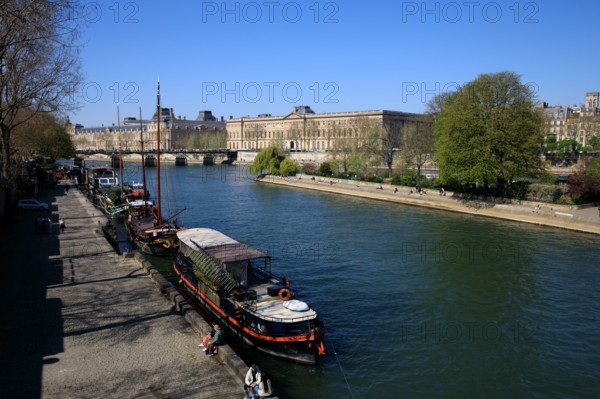 Paris, quai de Conti