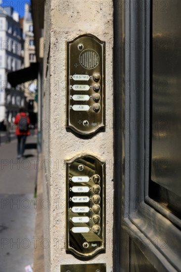 Paris, interphones