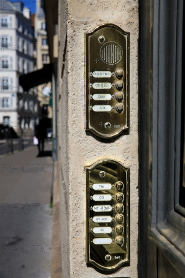 Paris, interphones