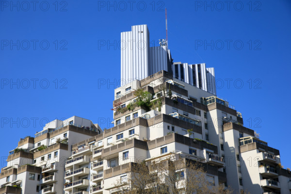 Paris, avenue du Maine