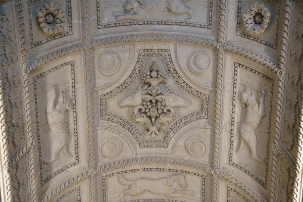 Paris, Musée du Louvre, escalier Henri II