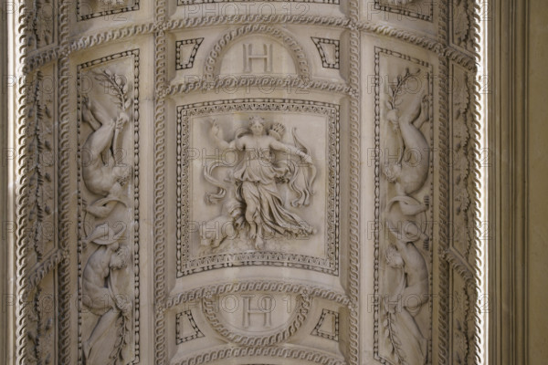 Paris, Musée du Louvre, escalier Henri II