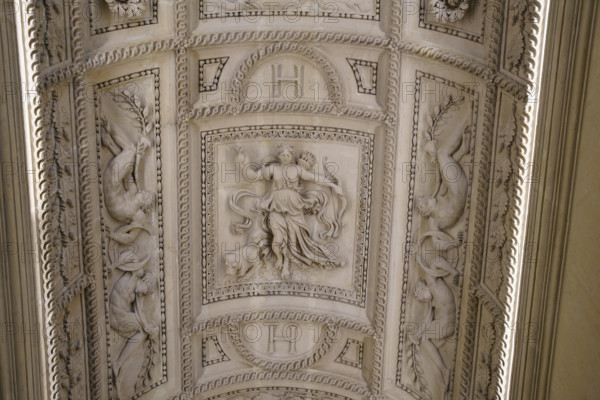 Paris, Musée du Louvre, escalier Henri II