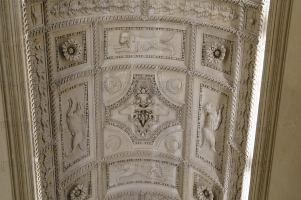 Paris, Musée du Louvre, escalier Henri II