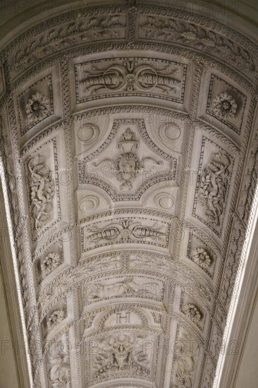 Paris, Musée du Louvre, escalier Henri II