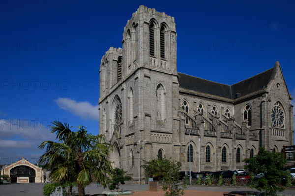 france, région Normandie, Orne, Flers, plavce de Dr Vayssières, église saint Germain,