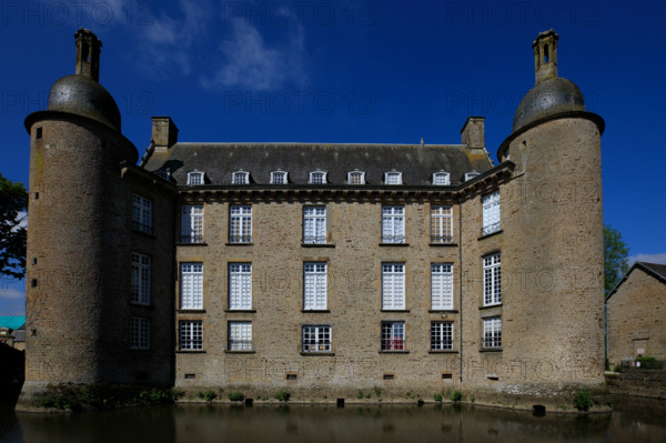 france, région Normandie, Orne, Flers, parc du chateau-musée, ancien hotel de ville,