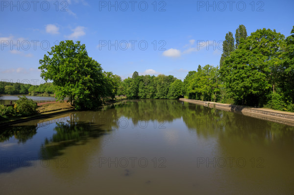 france, région Normandie, Orne, Flers, parc du chateau-musée, ancien hotel de ville,