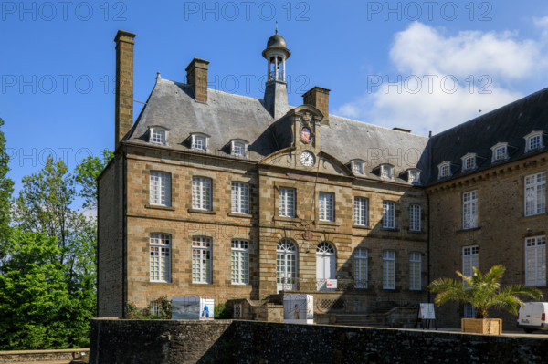 france, région Normandie, Orne, Flers, parc du chateau-musée, ancien hotel de ville,