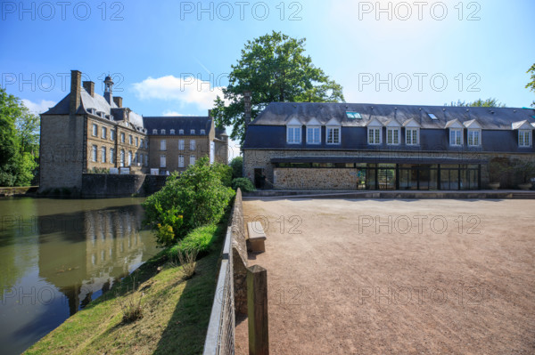 france, région Normandie, Orne, Flers, parc du chateau-musée, ancien hotel de ville,