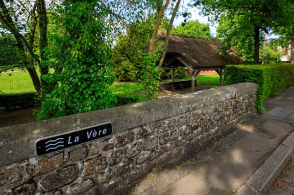 france, région Normandie, Orne, Flers, avenue de l'hotel de ville, bords de la Vére